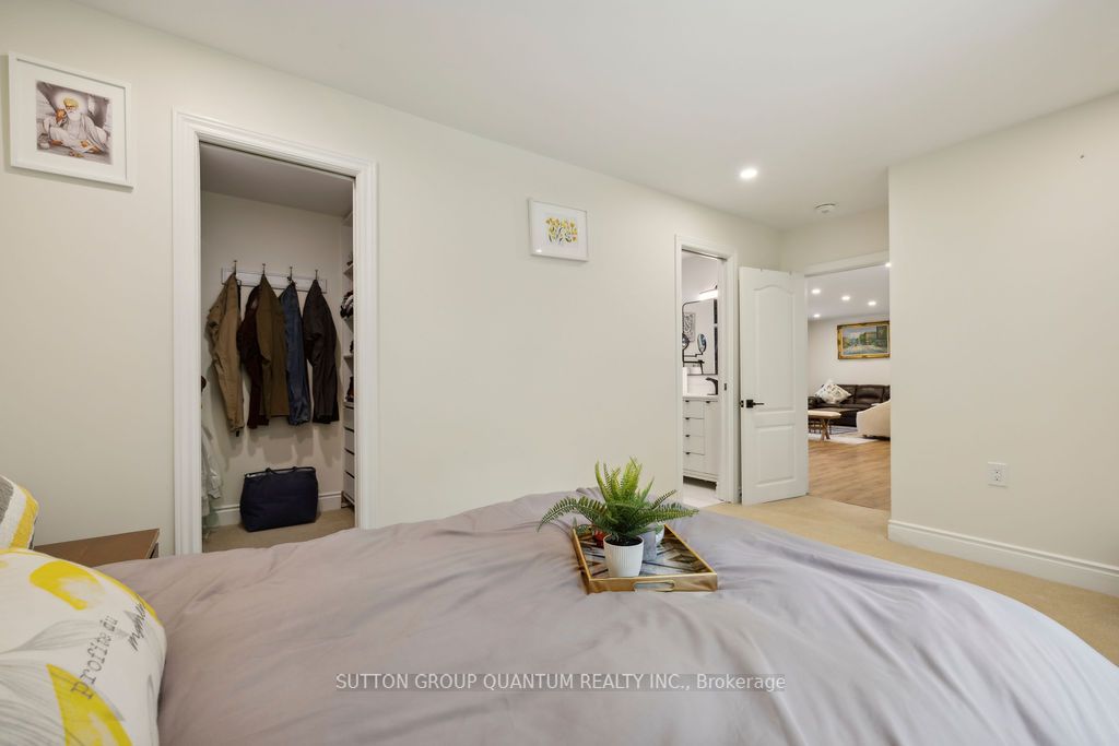 208 Glen Oak Dr