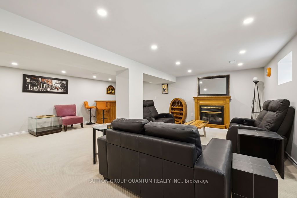208 Glen Oak Dr