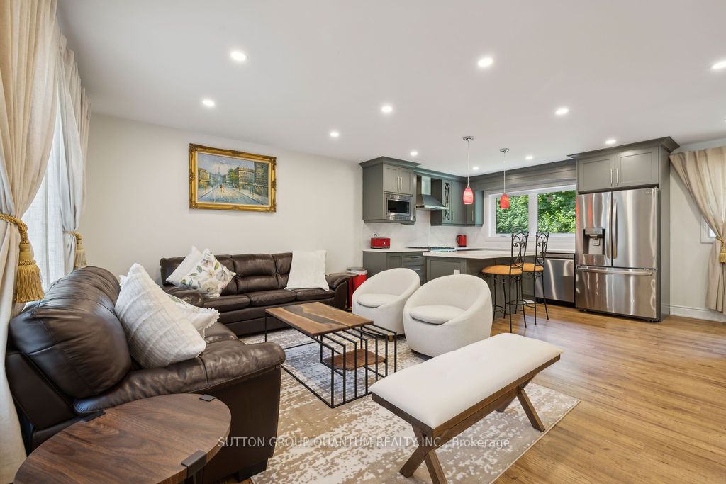 208 Glen Oak Dr