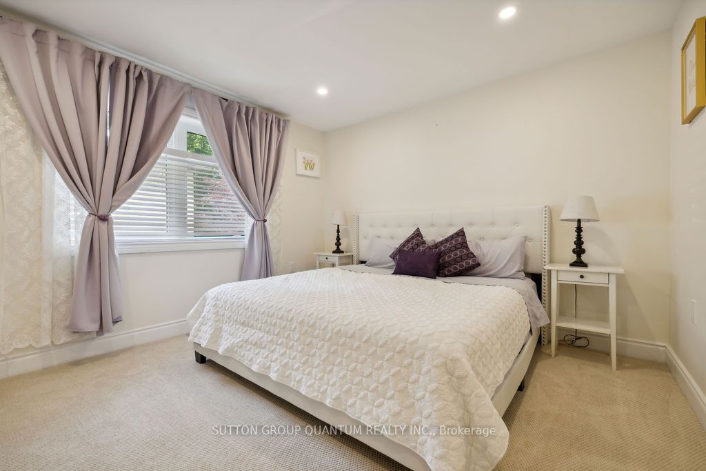 208 Glen Oak Dr