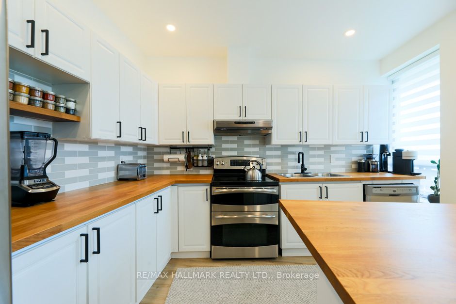 2874 Keele St, #405