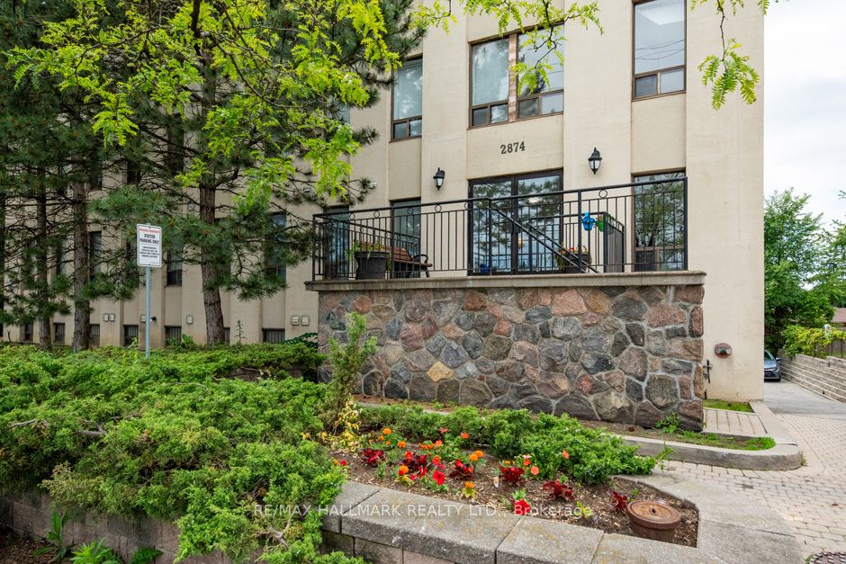 2874 Keele St, #405