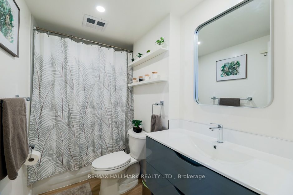2874 Keele St, #405