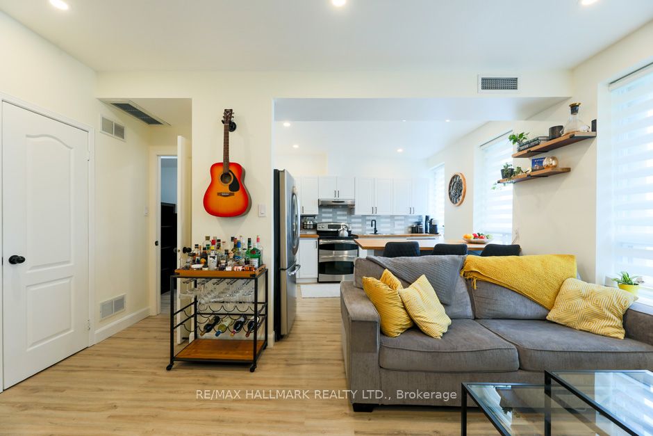 2874 Keele St, #405