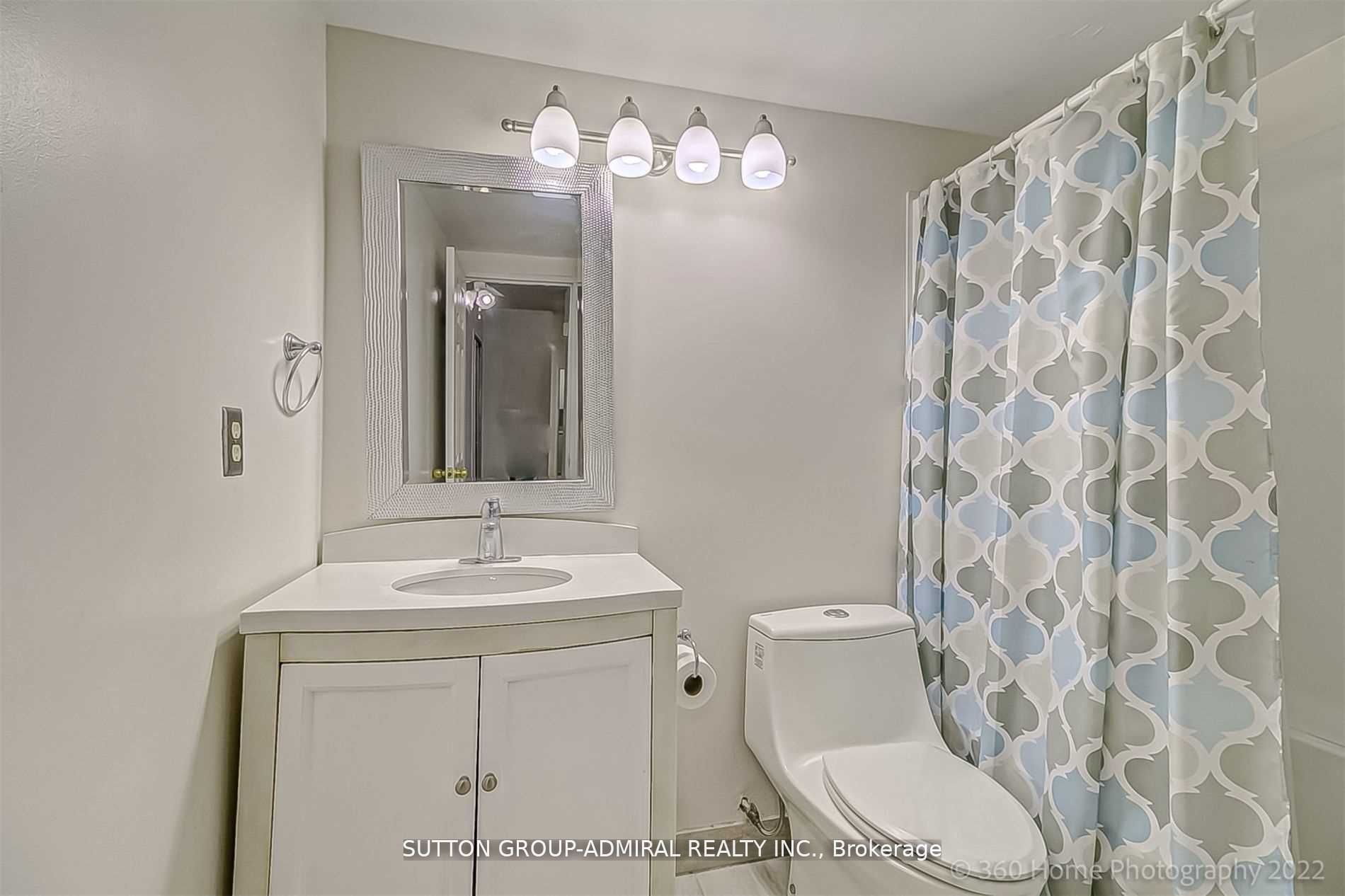 25 Four Winds Dr, #902