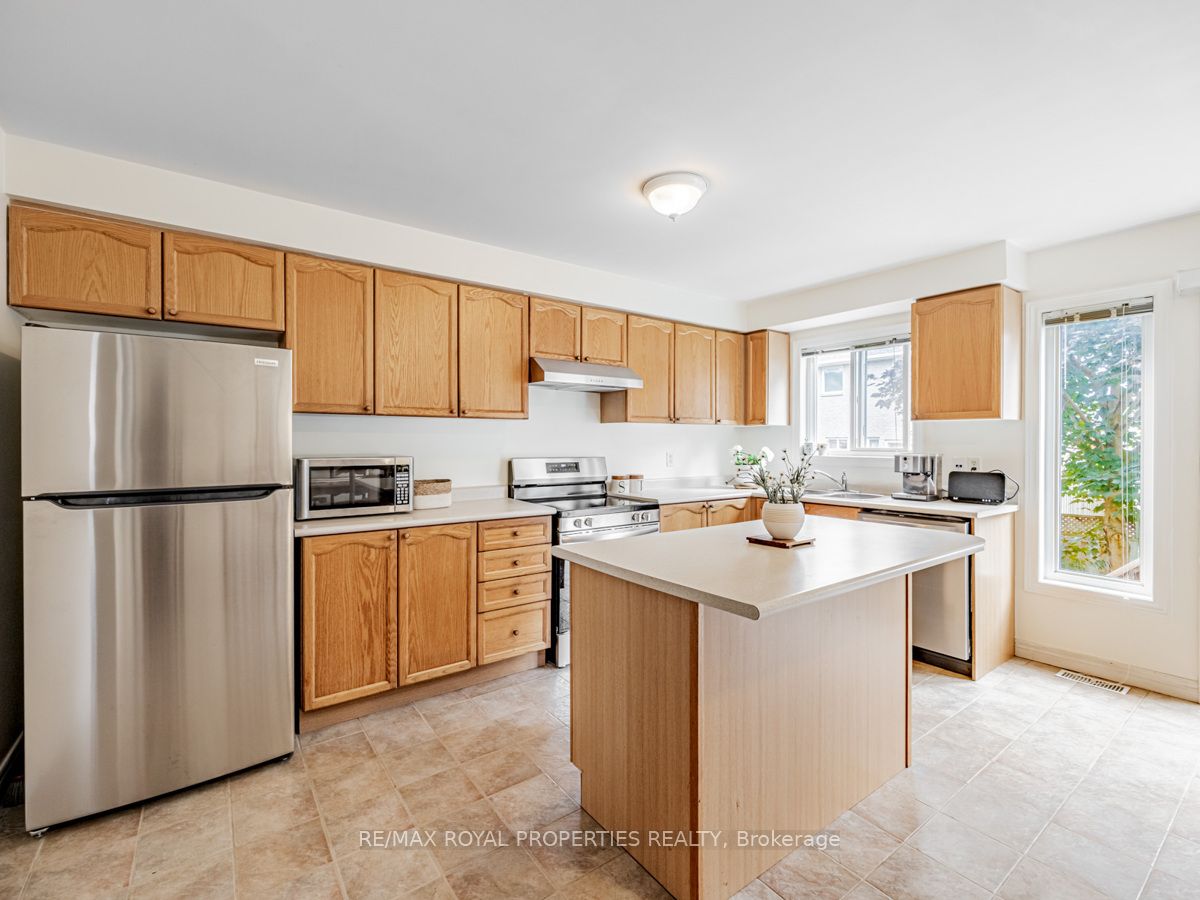 1492 Warbler Rd