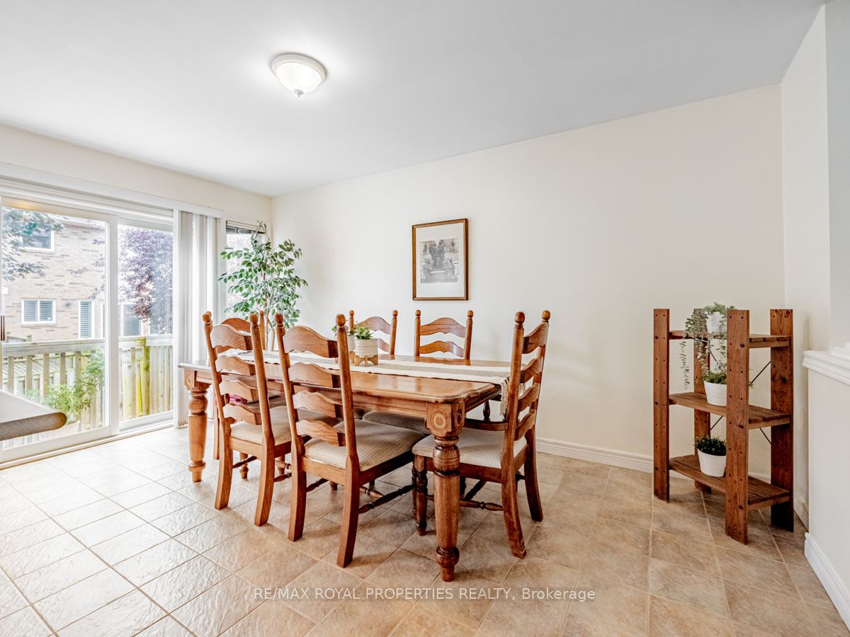 1492 Warbler Rd