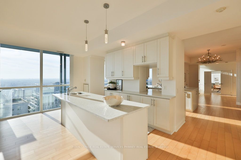 1 Hurontario Street, #2201