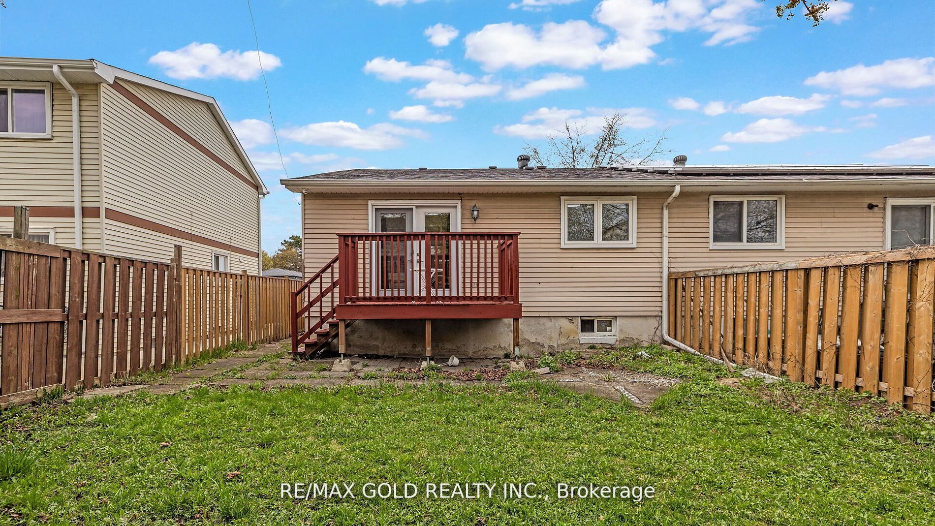 15 Bruce Beer Dr