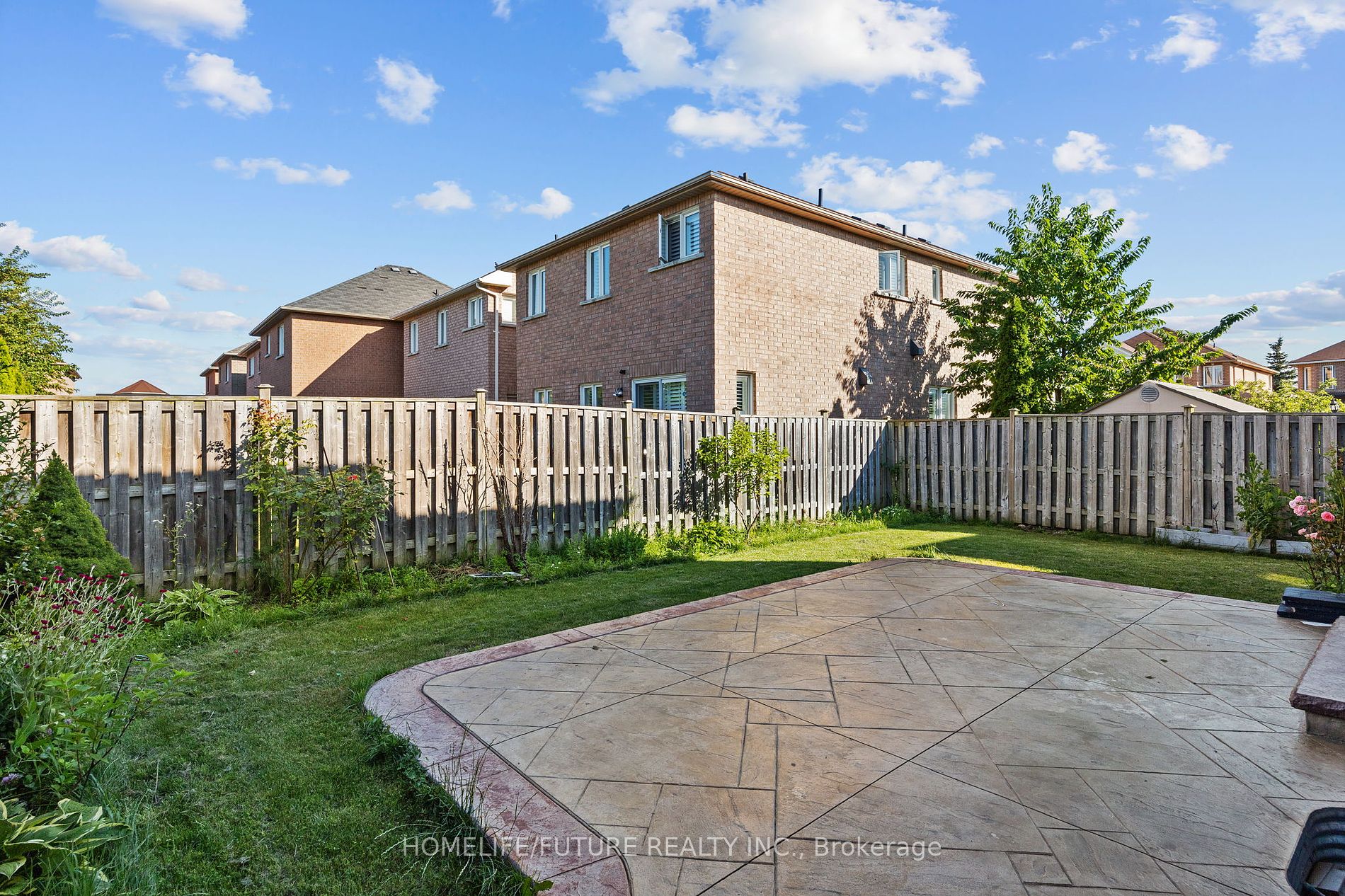 652 Twain Avenue