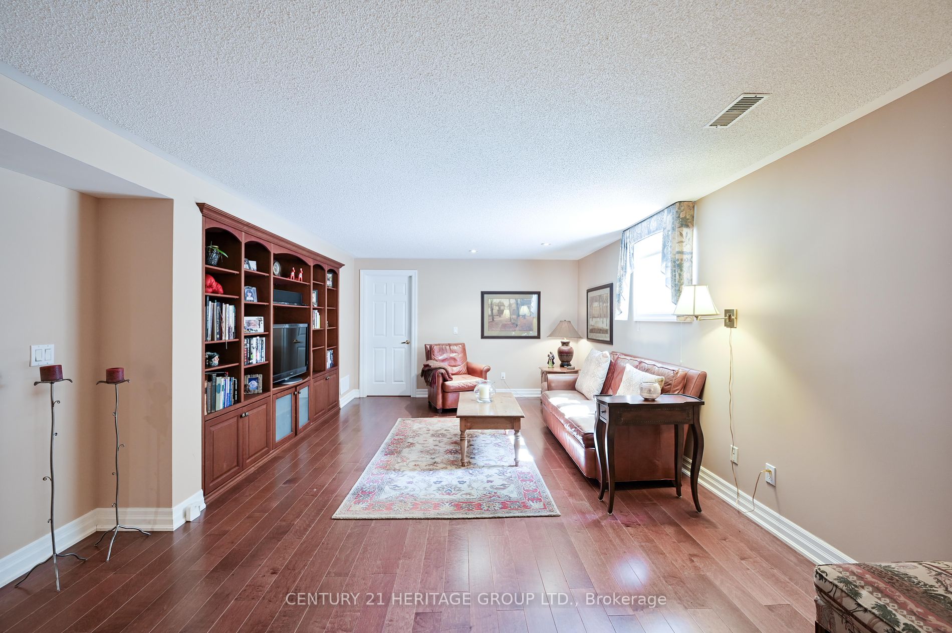 23 Reddington Dr, #2