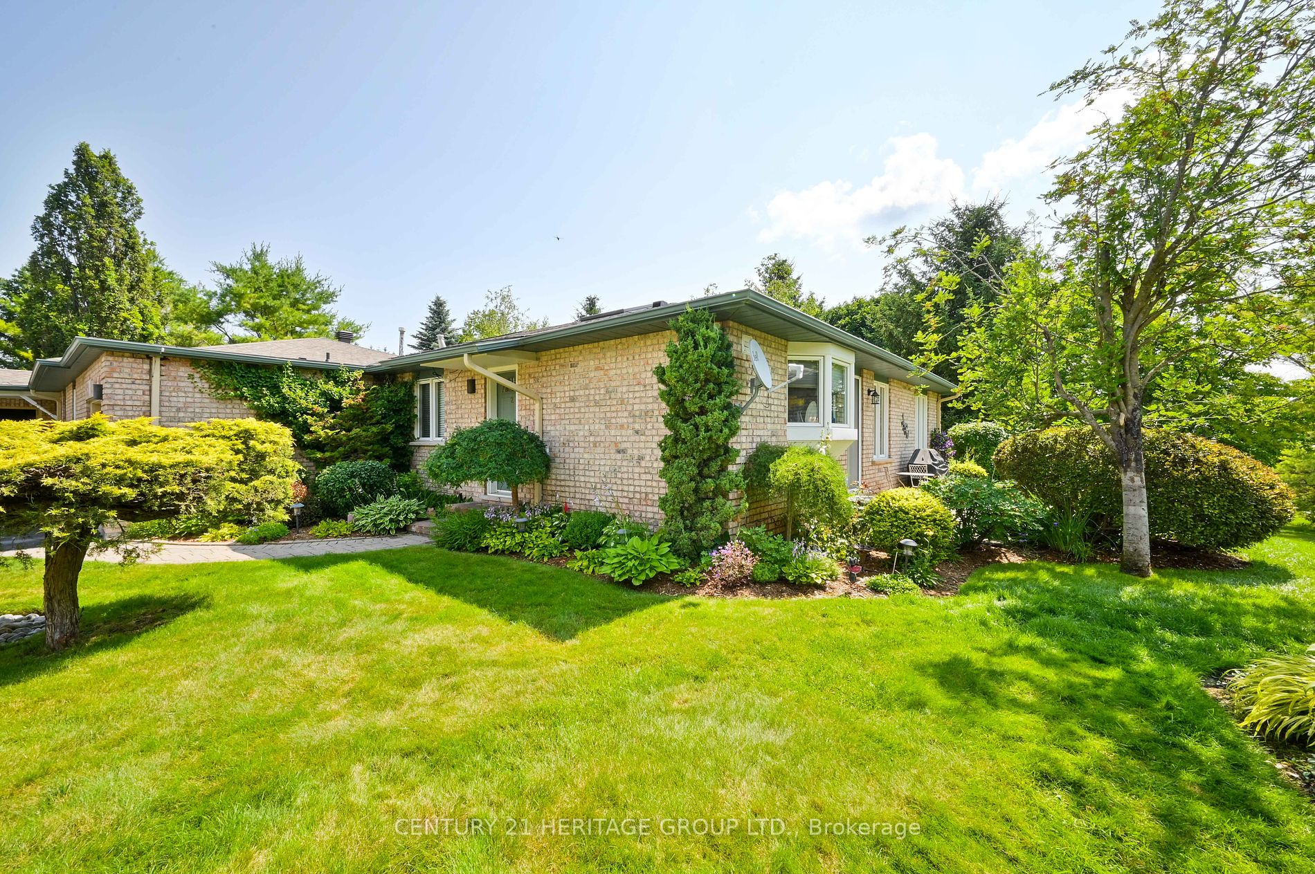 23 Reddington Dr, #2