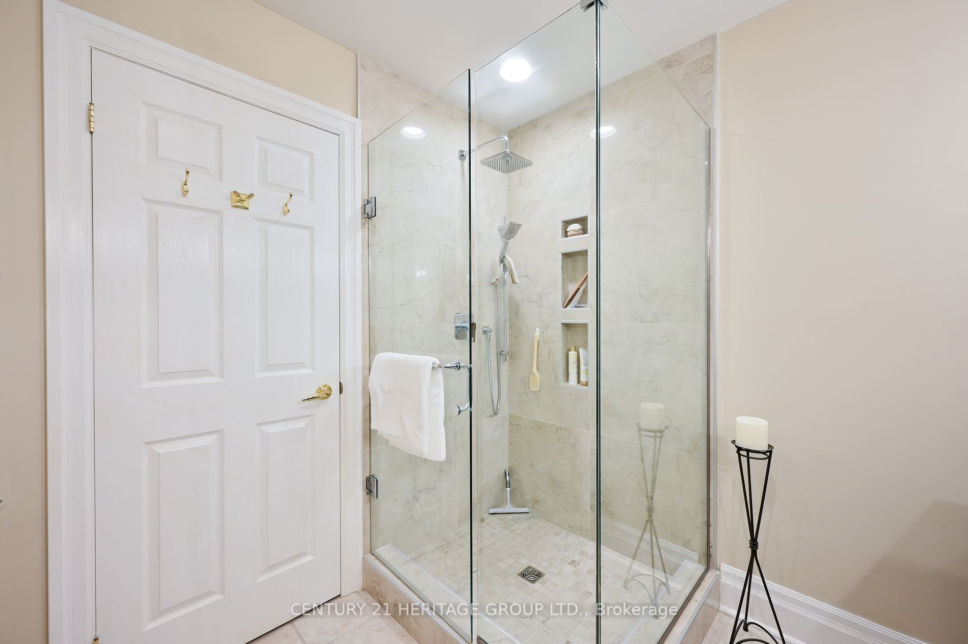 23 Reddington Dr, #2