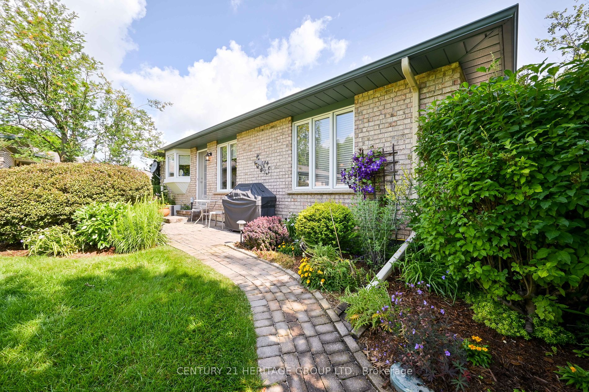 23 Reddington Dr, #2