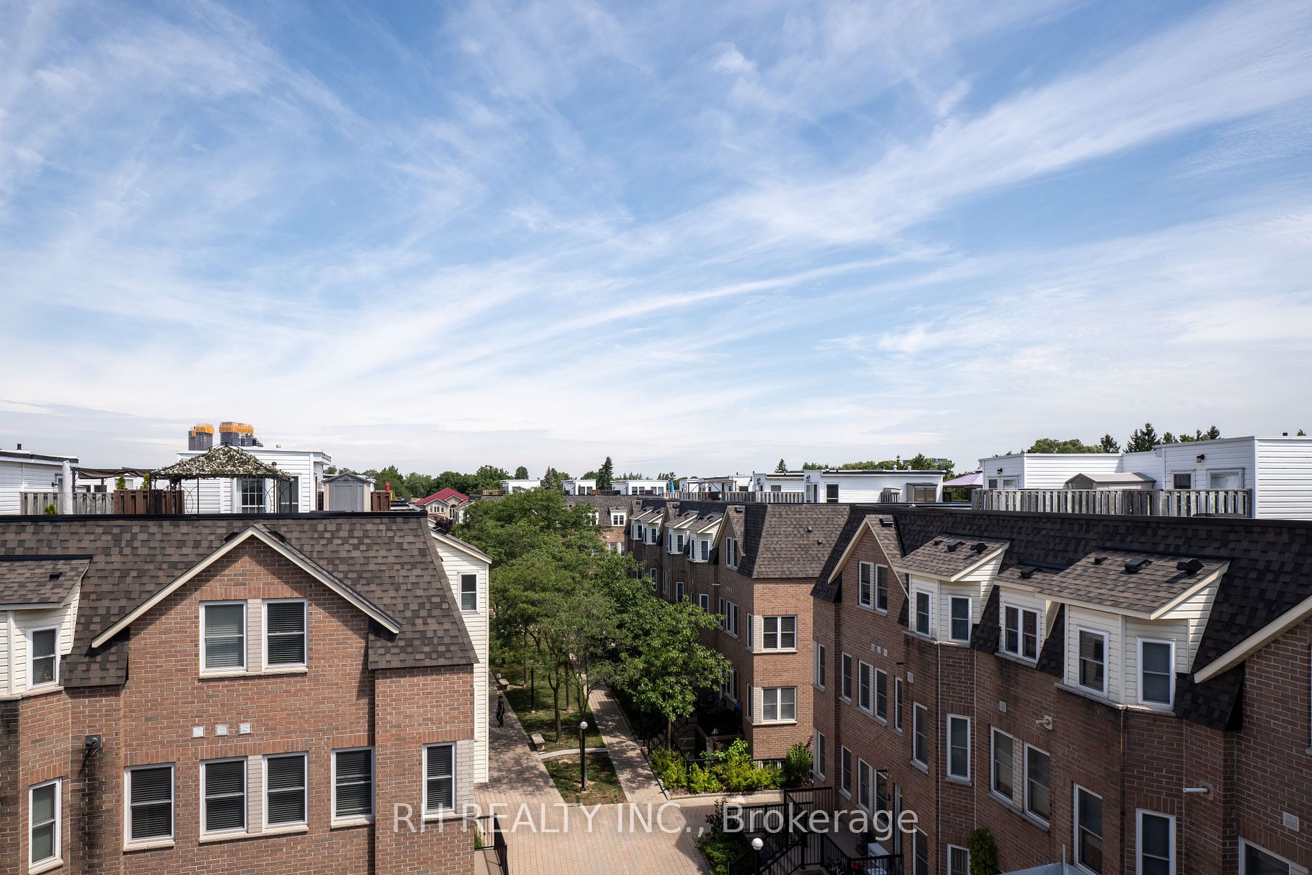 760 Lawrence Ave W, #90