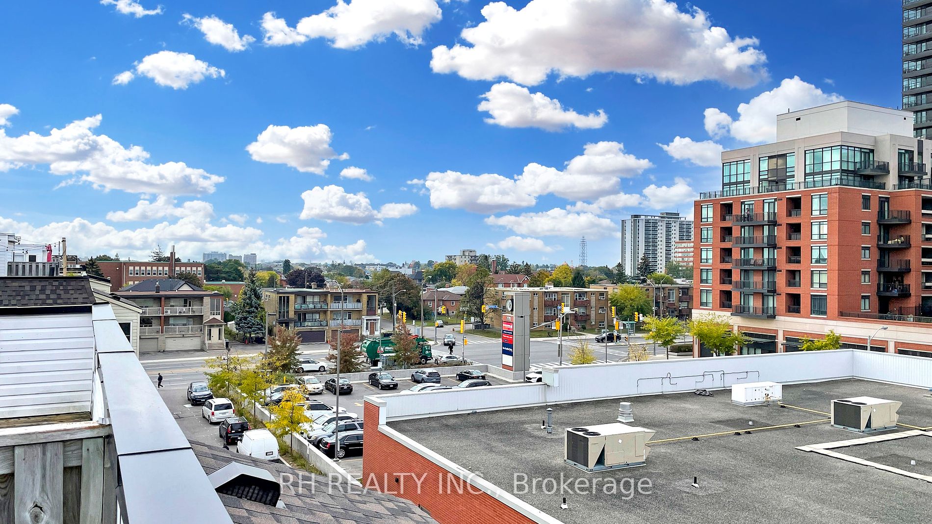 760 Lawrence Ave W, #90