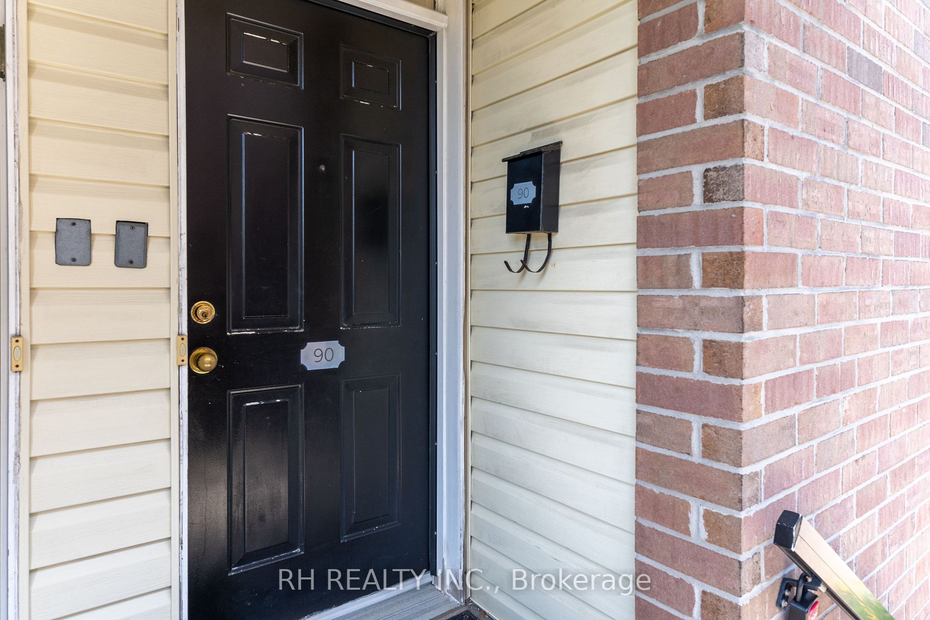 760 Lawrence Ave W, #90