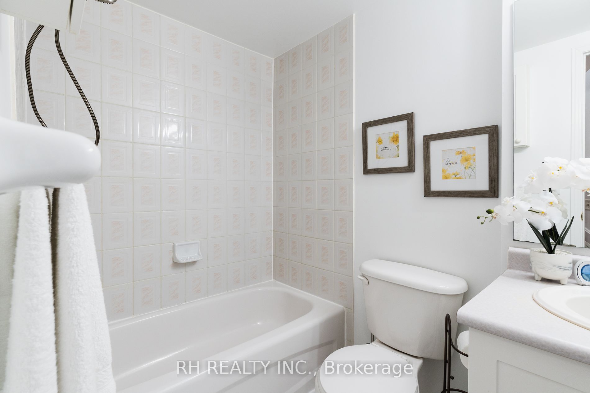 760 Lawrence Ave W, #90