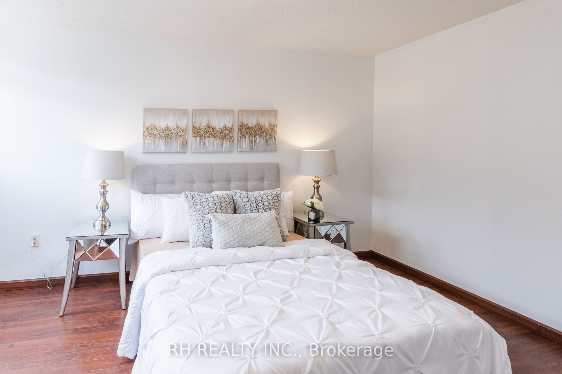 760 Lawrence Ave W, #90