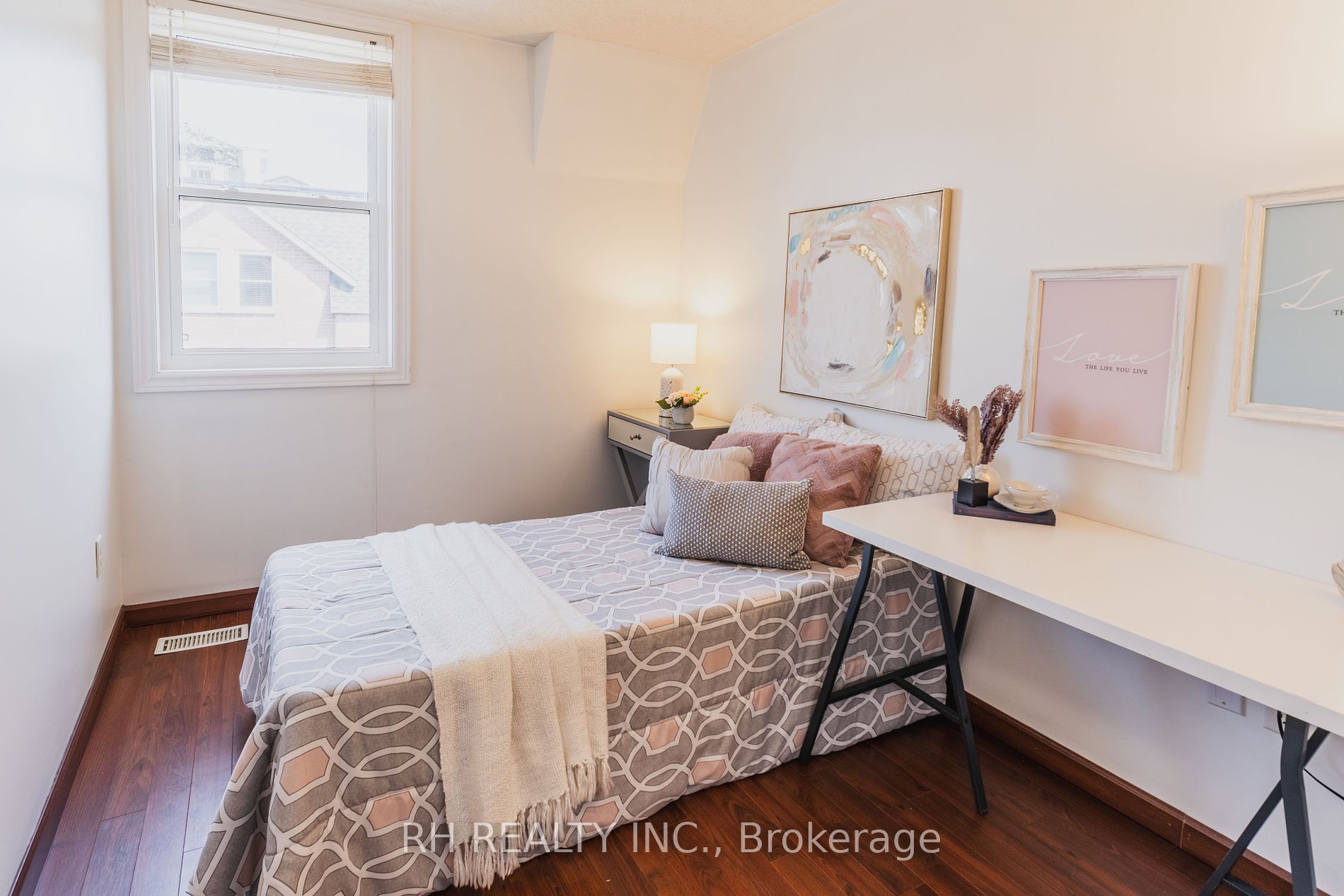 760 Lawrence Ave W, #90