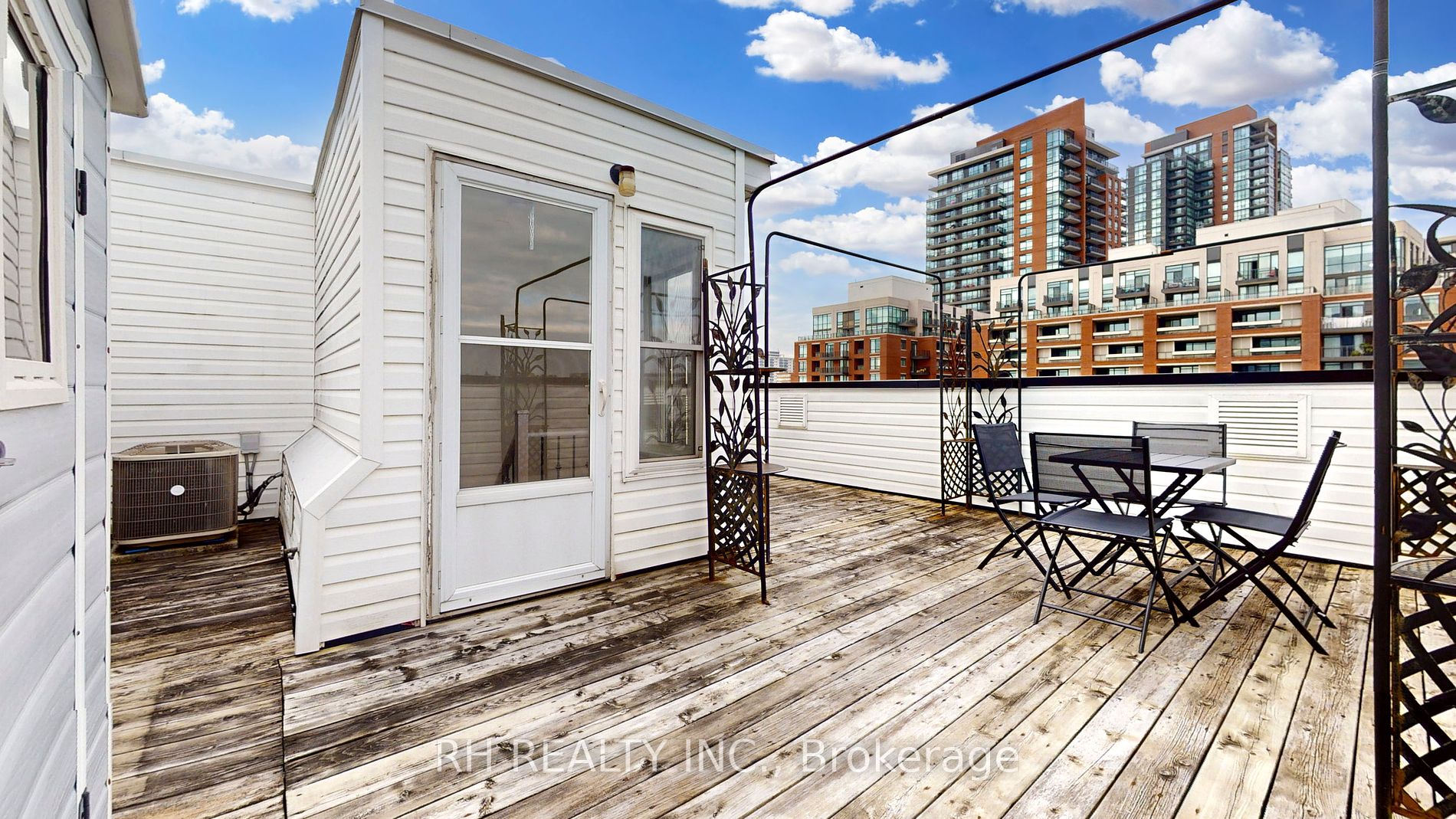 760 Lawrence Ave W, #90