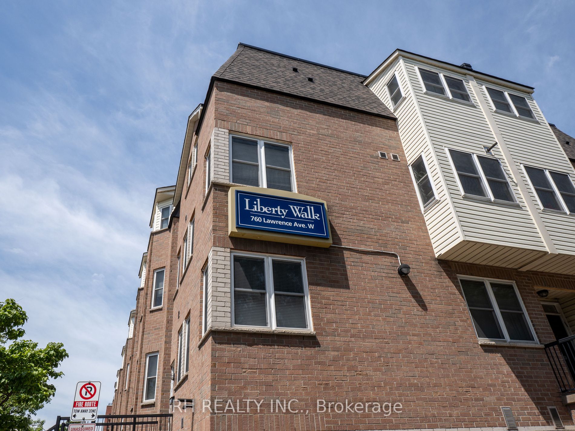 760 Lawrence Ave W, #90