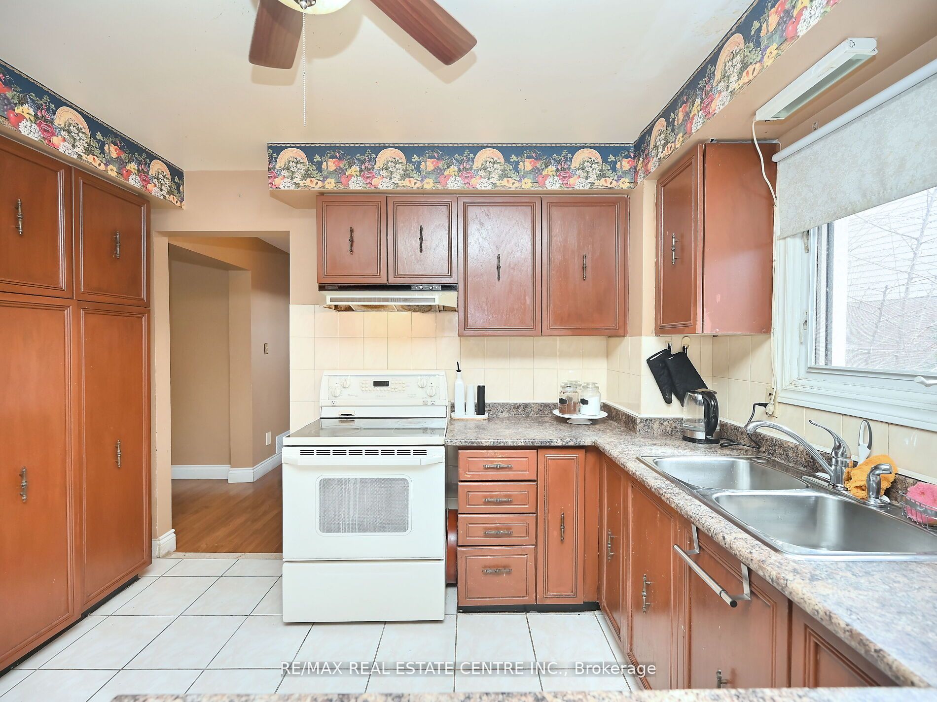 4326 Waterford Cres