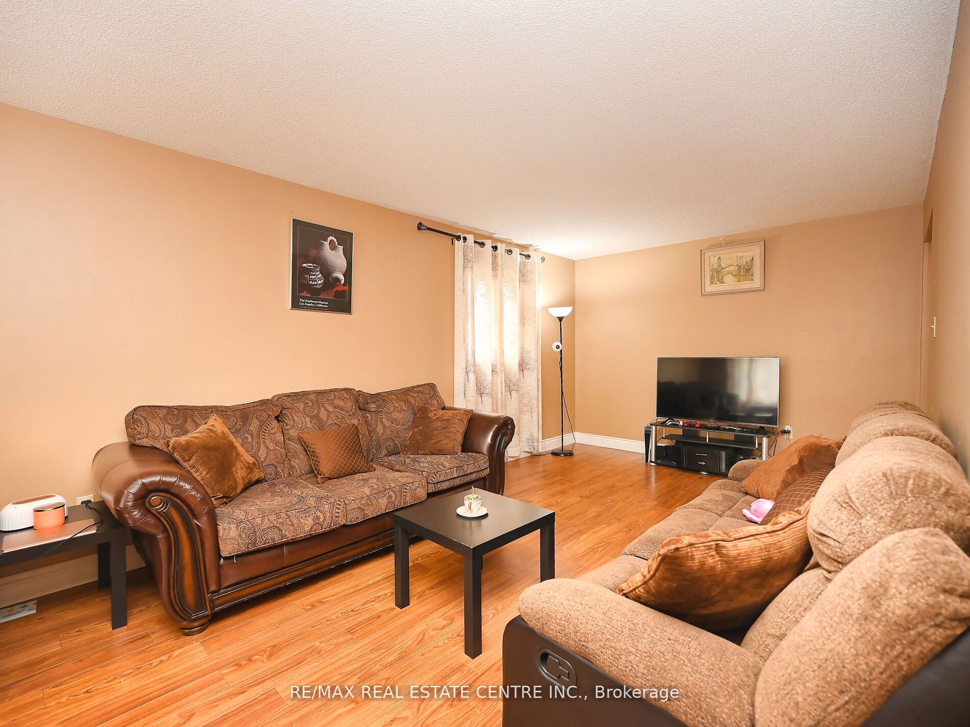 4326 Waterford Cres