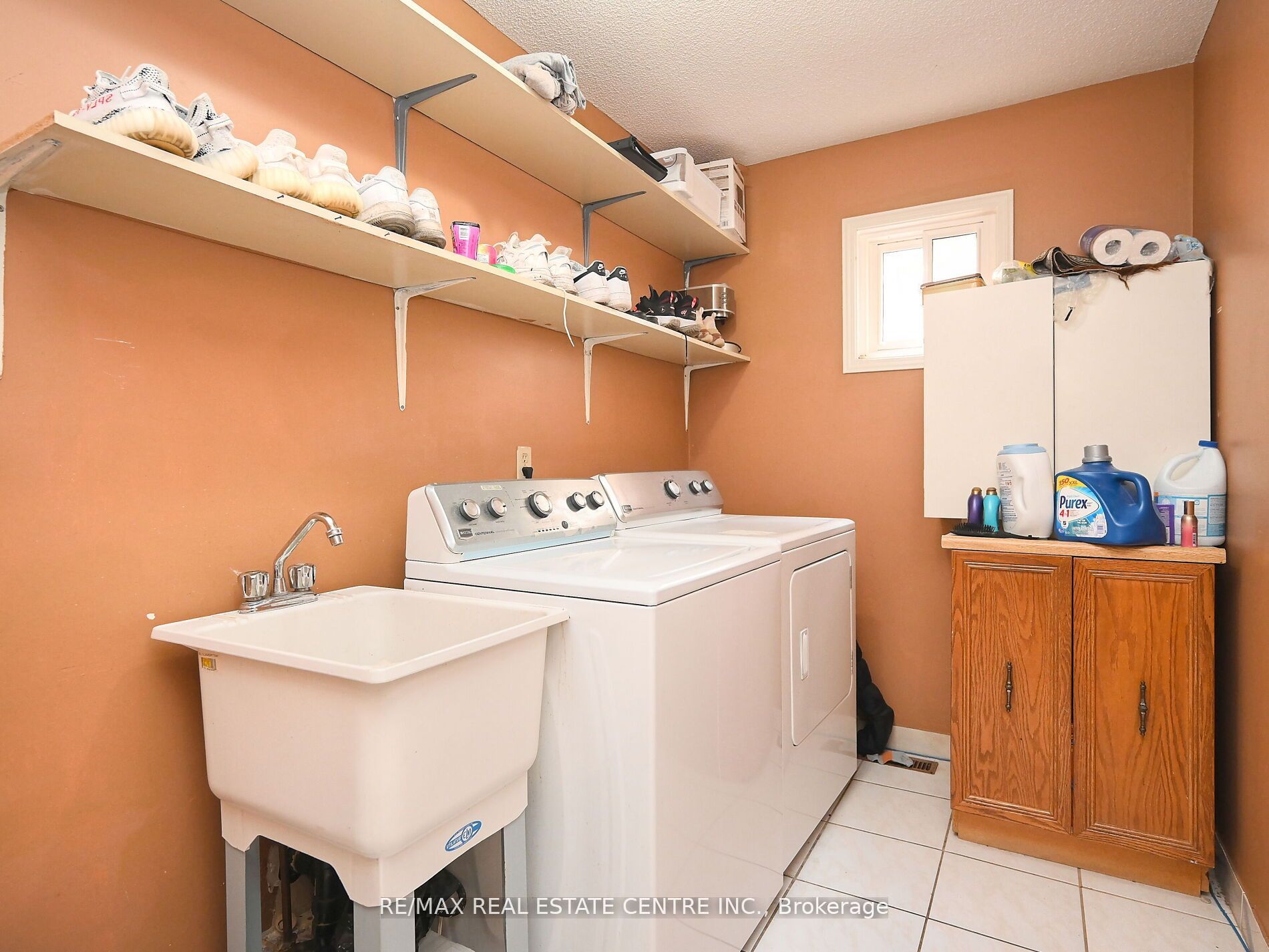 4326 Waterford Cres