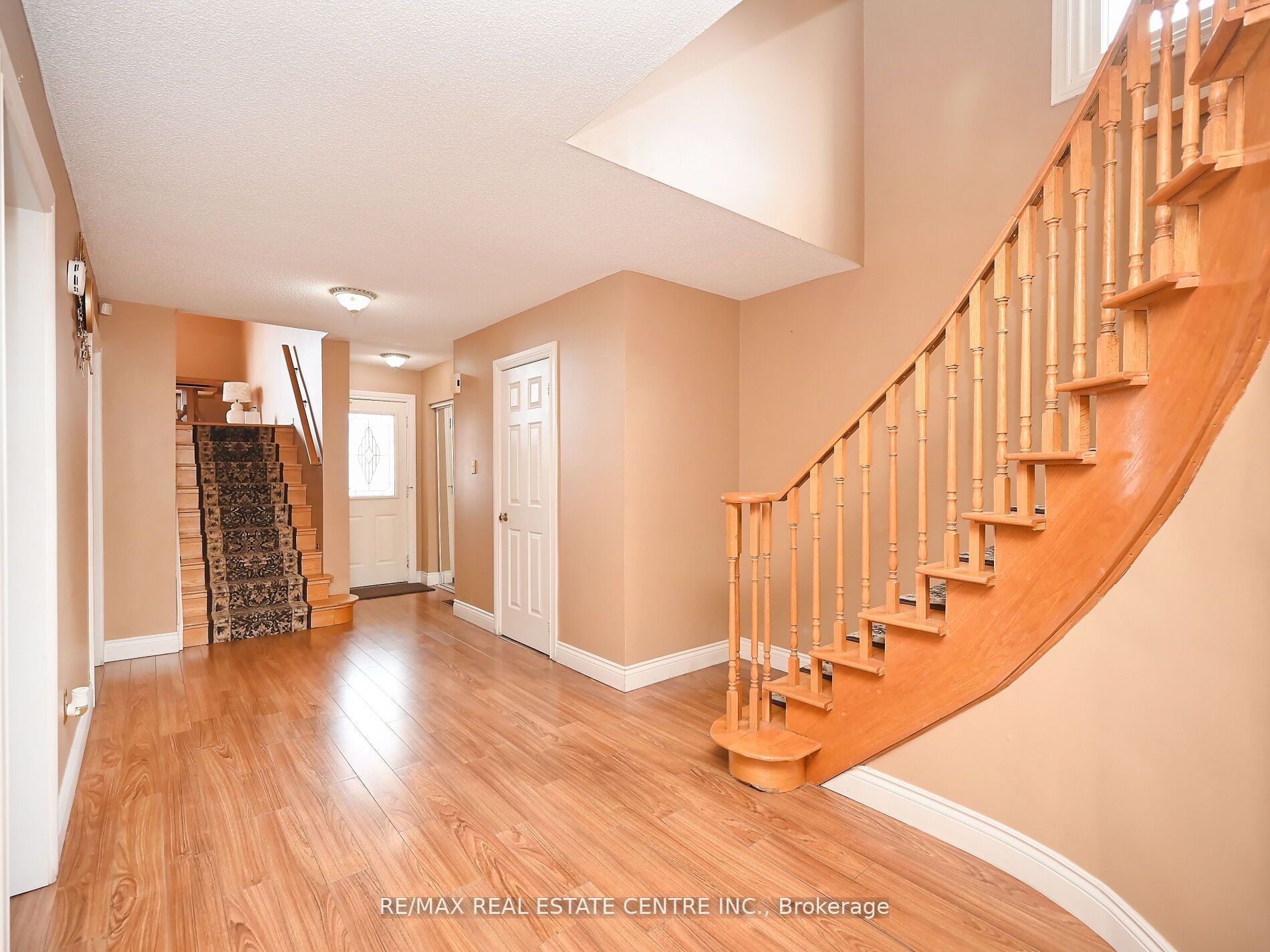 4326 Waterford Cres