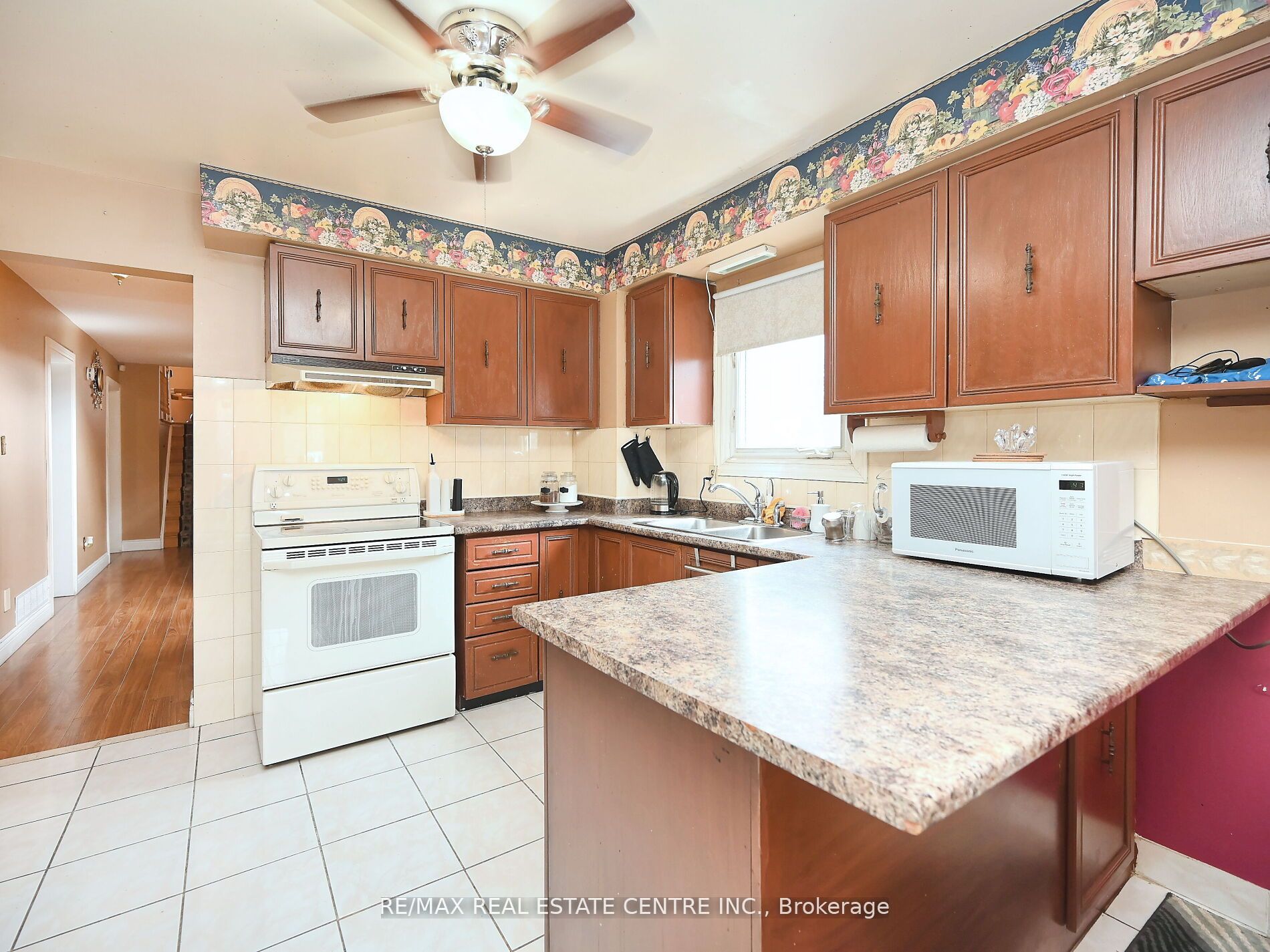 4326 Waterford Cres