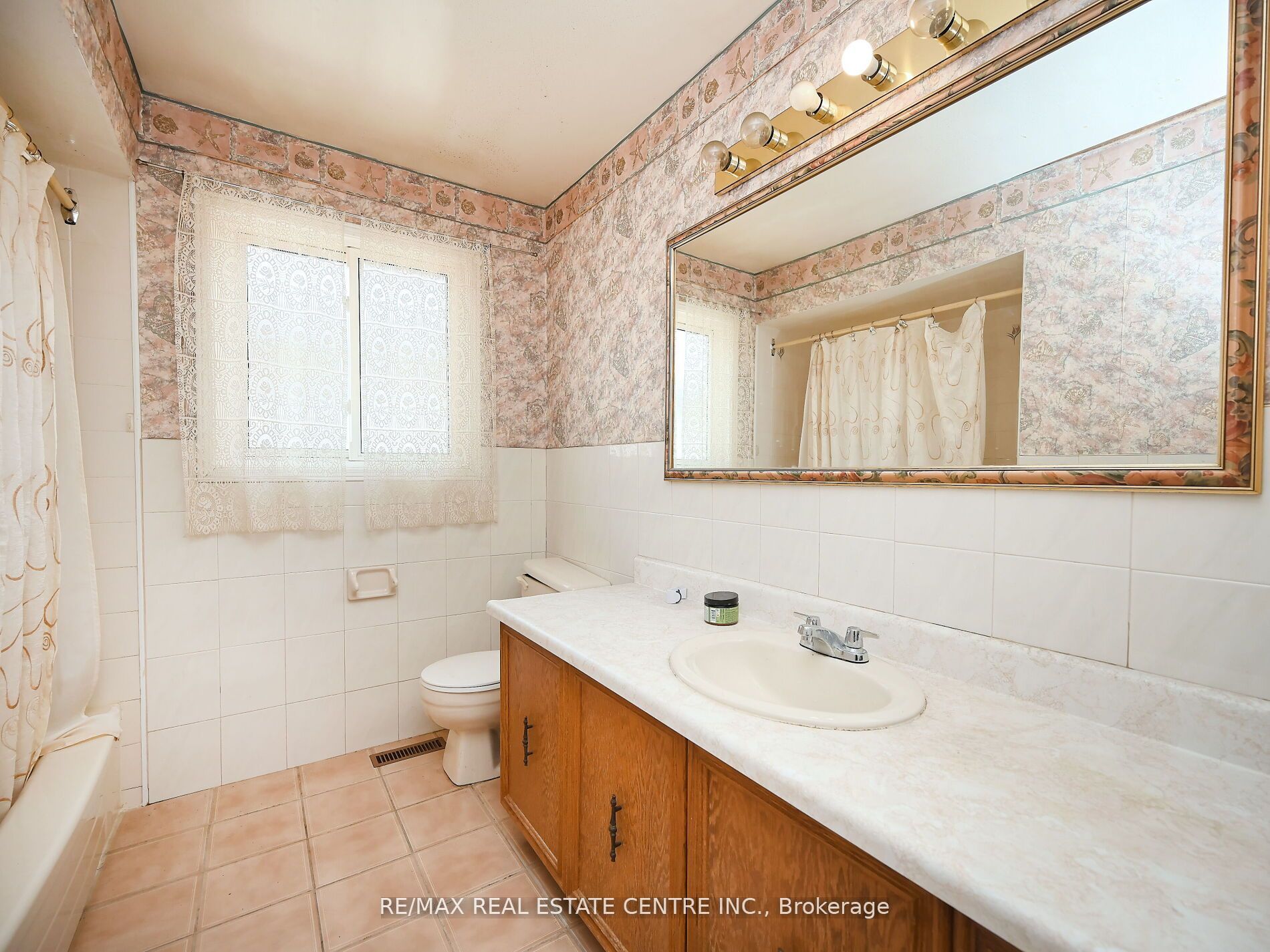 4326 Waterford Cres