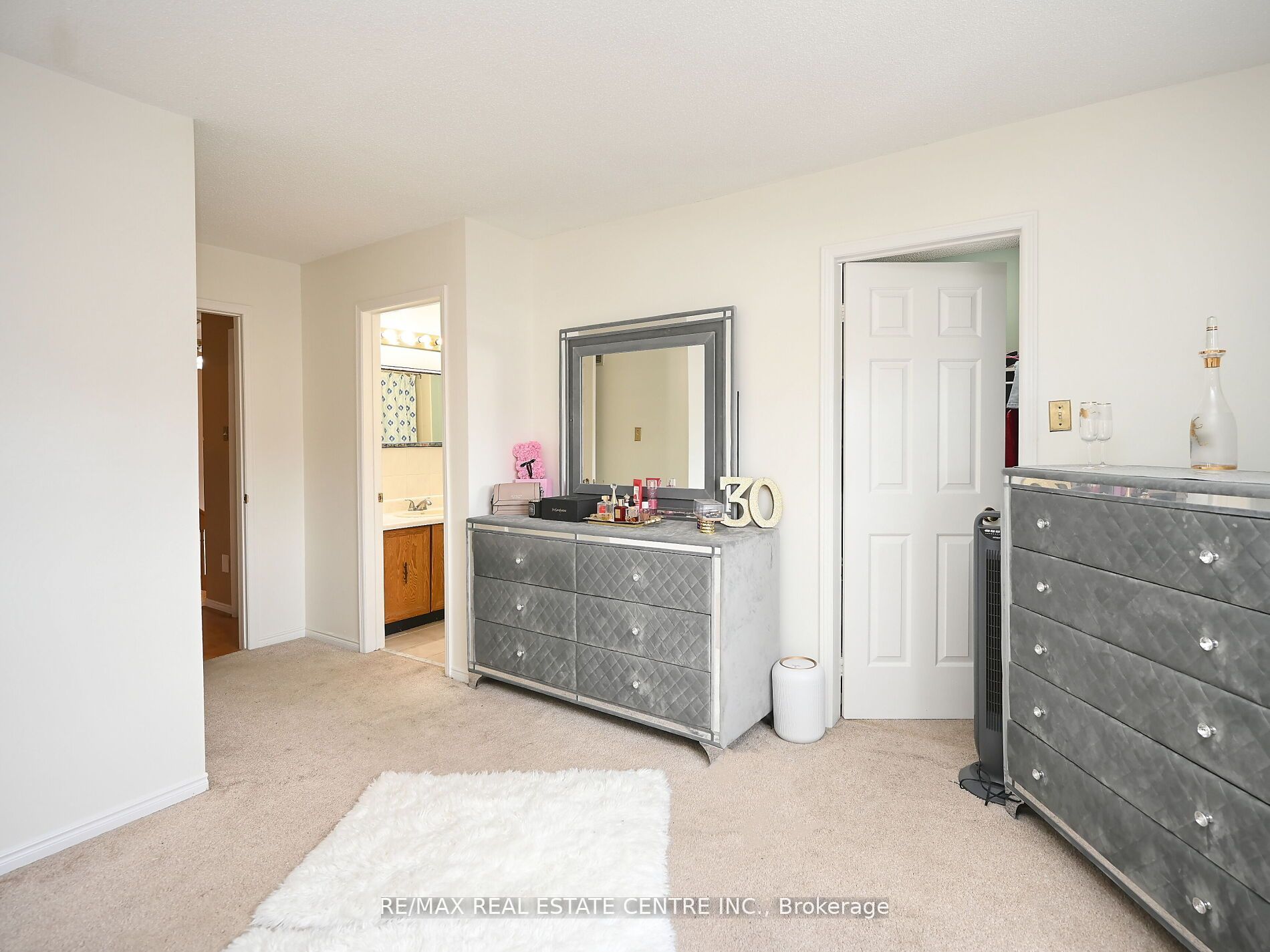 4326 Waterford Cres