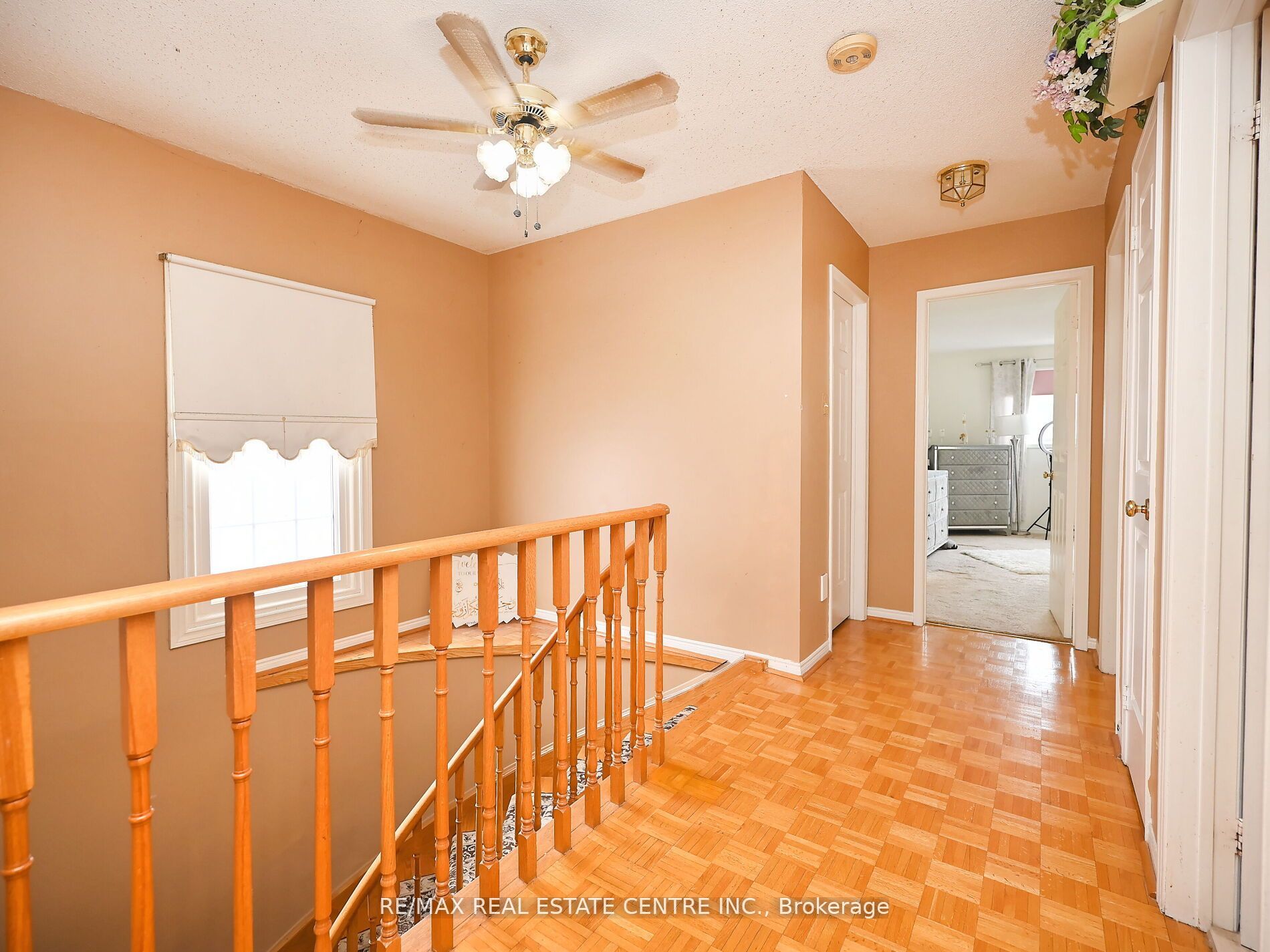 4326 Waterford Cres