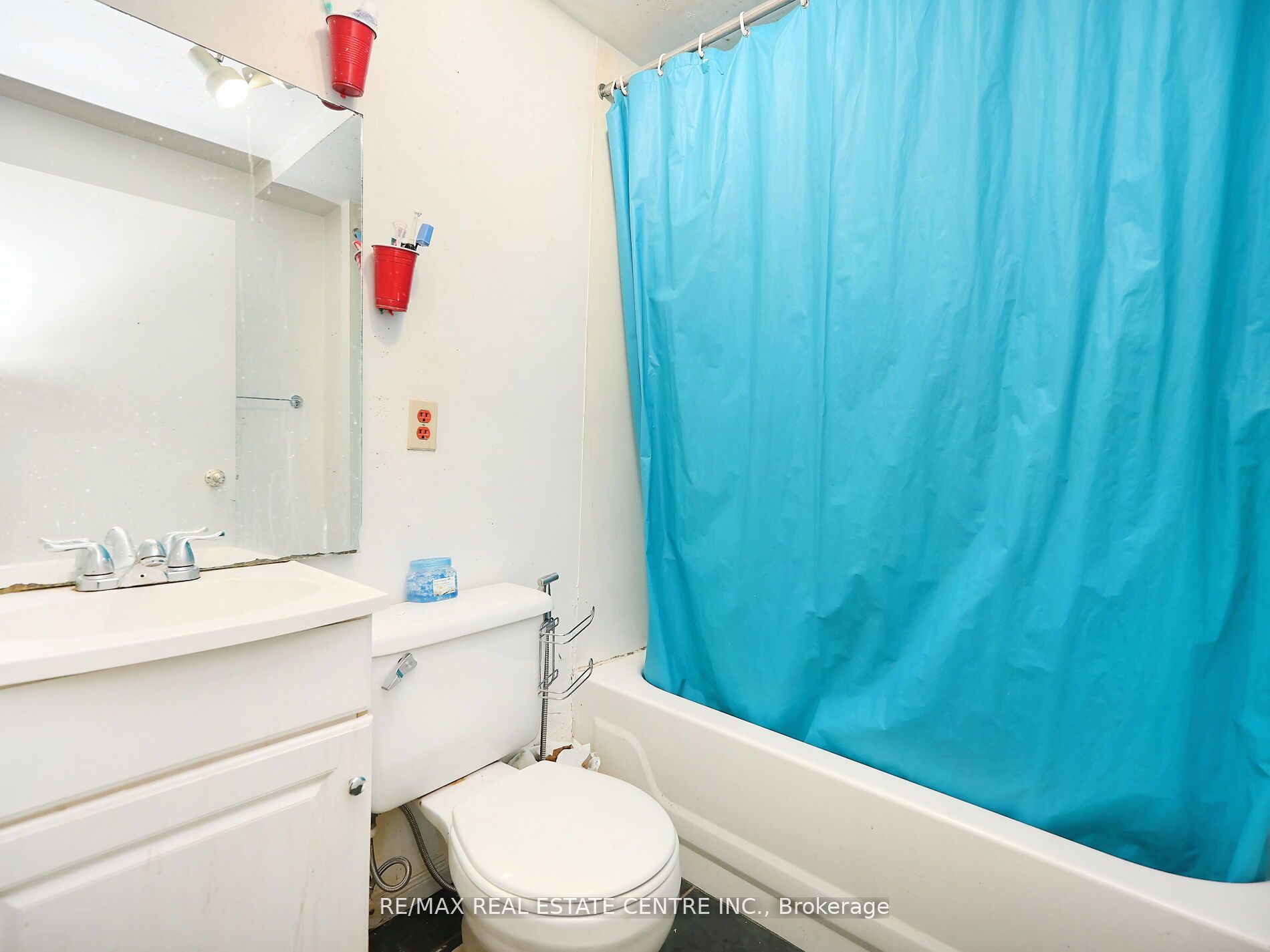 4326 Waterford Cres