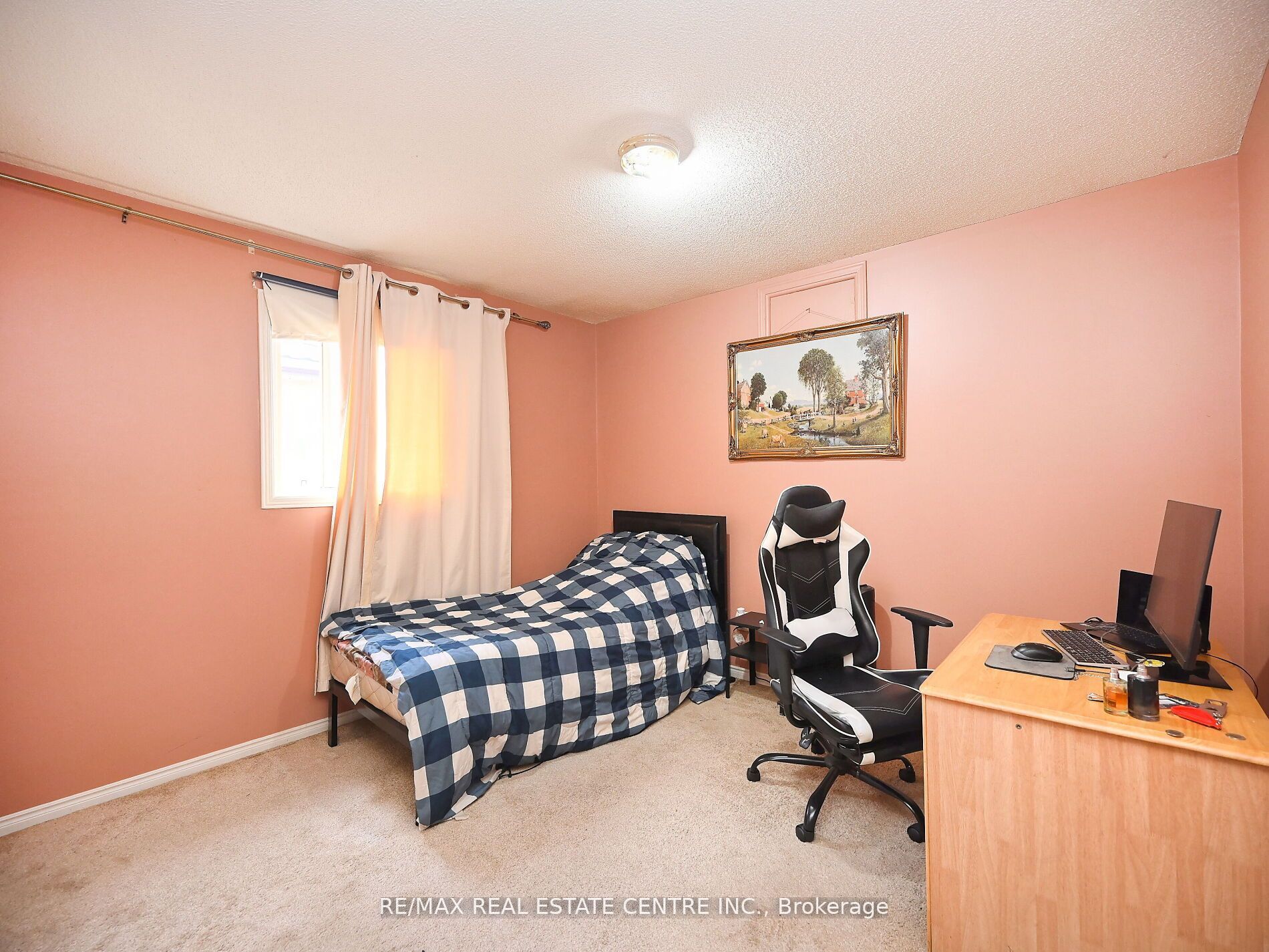 4326 Waterford Cres