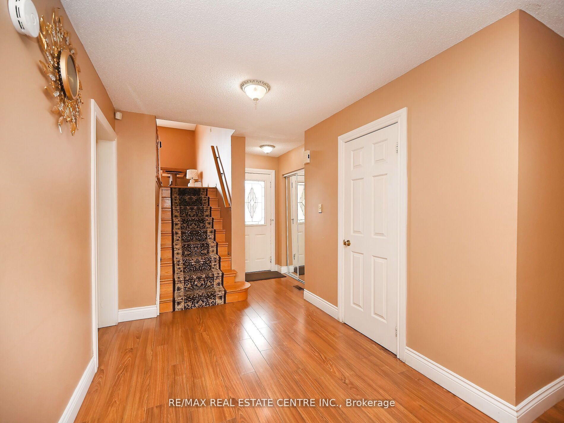 4326 Waterford Cres