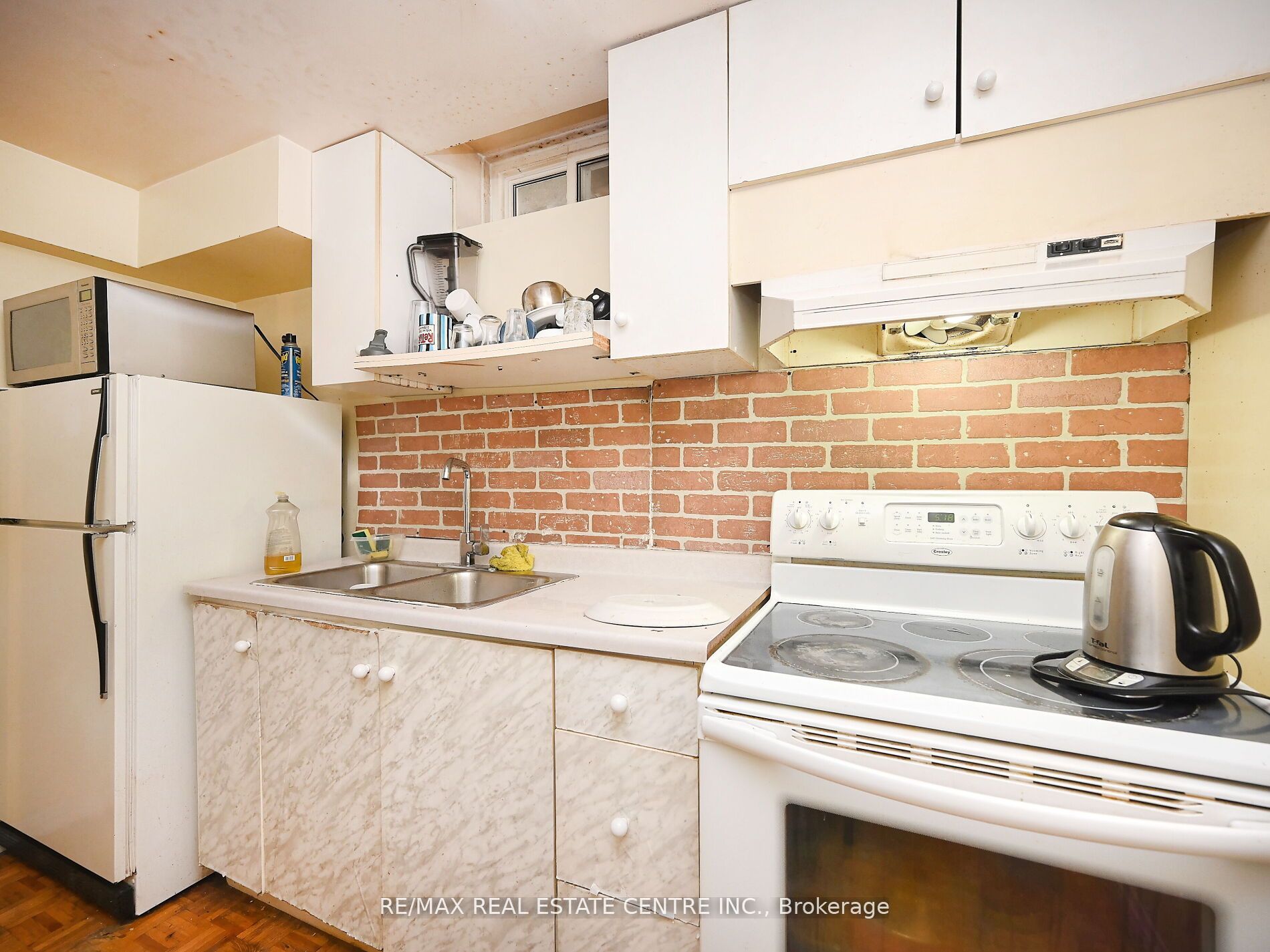4326 Waterford Cres