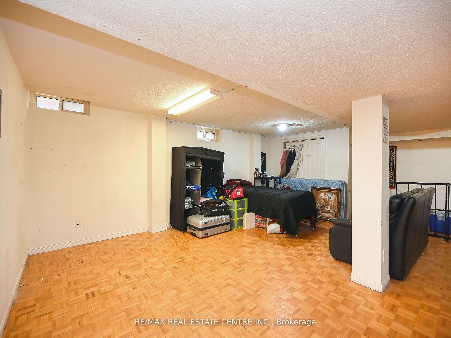 4326 Waterford Cres