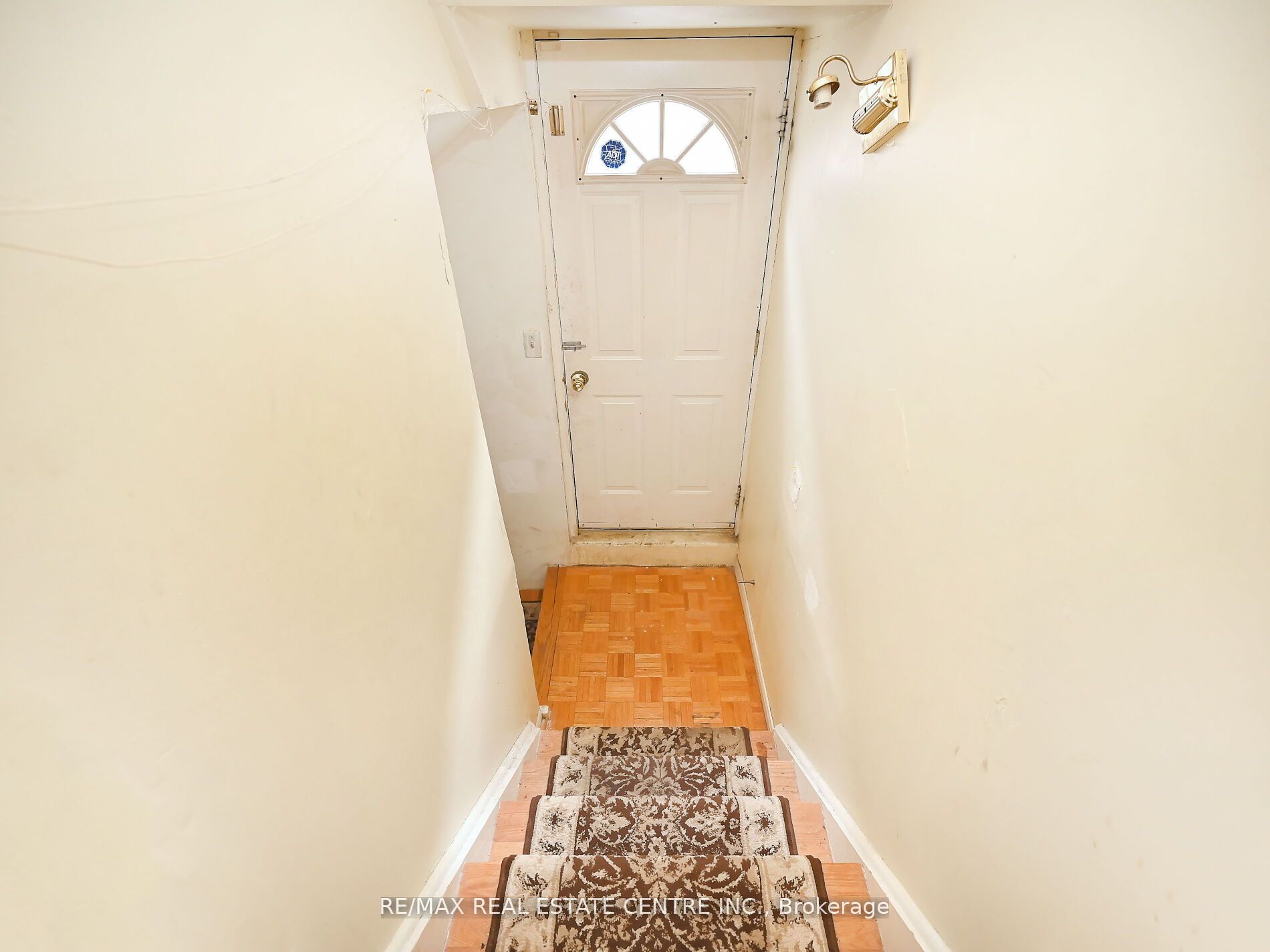 4326 Waterford Cres