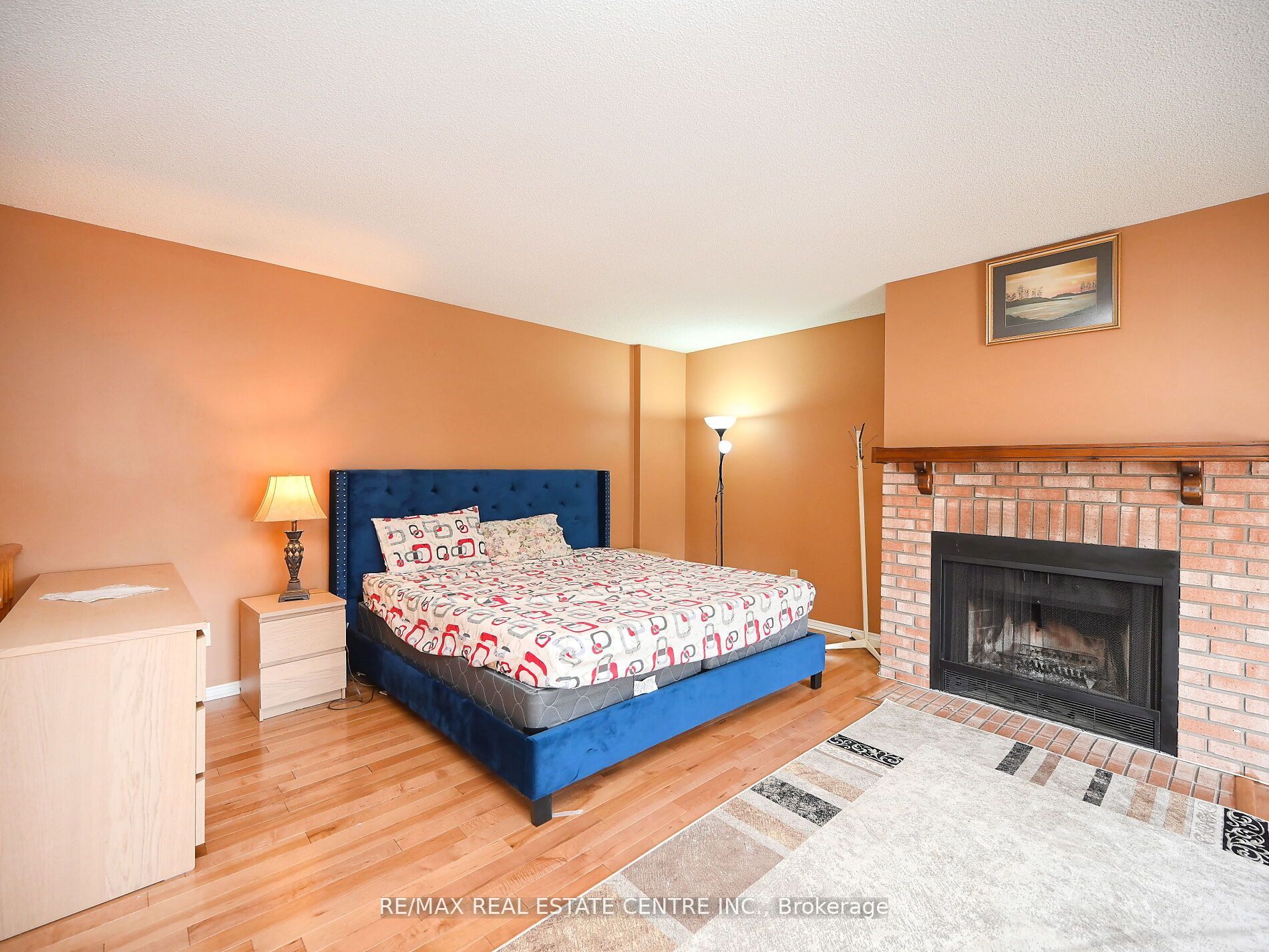 4326 Waterford Cres