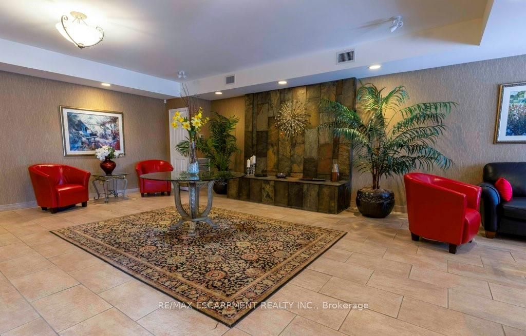 1499 Nottinghill Gate, #207