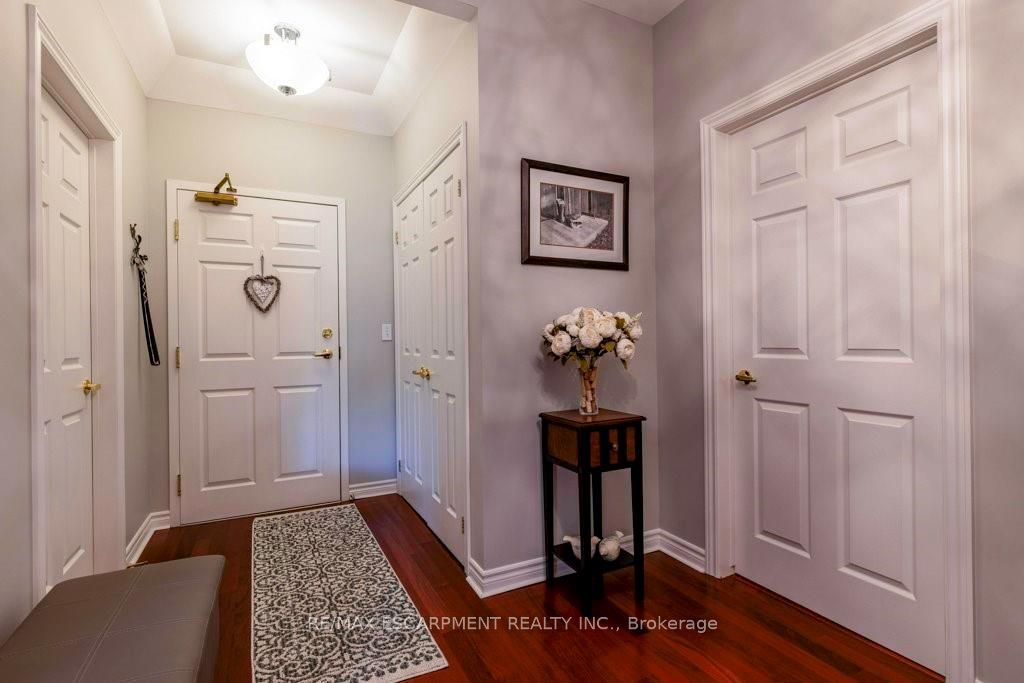 1499 Nottinghill Gate, #207