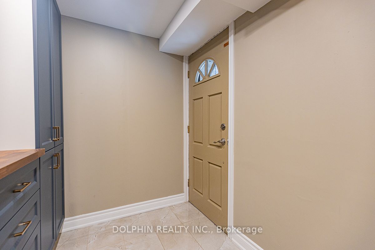 44 Falconer Dr