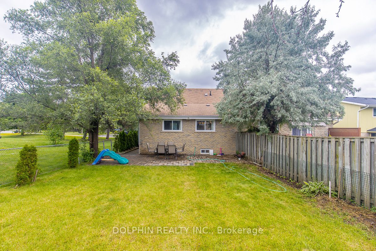 44 Falconer Dr