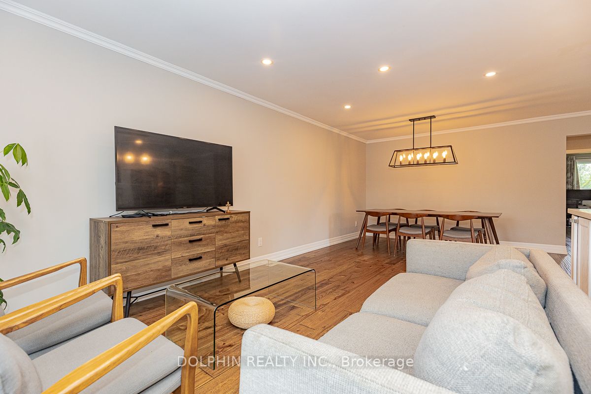 44 Falconer Dr