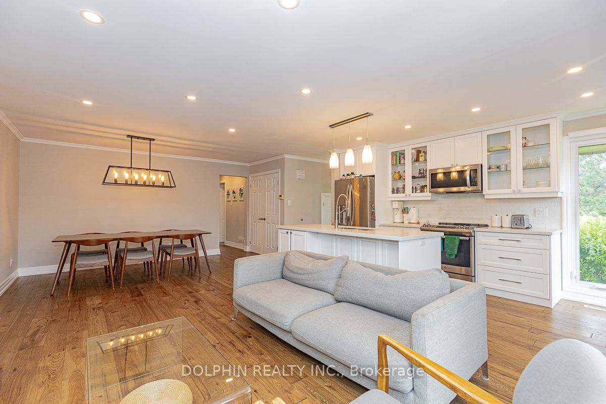 44 Falconer Dr
