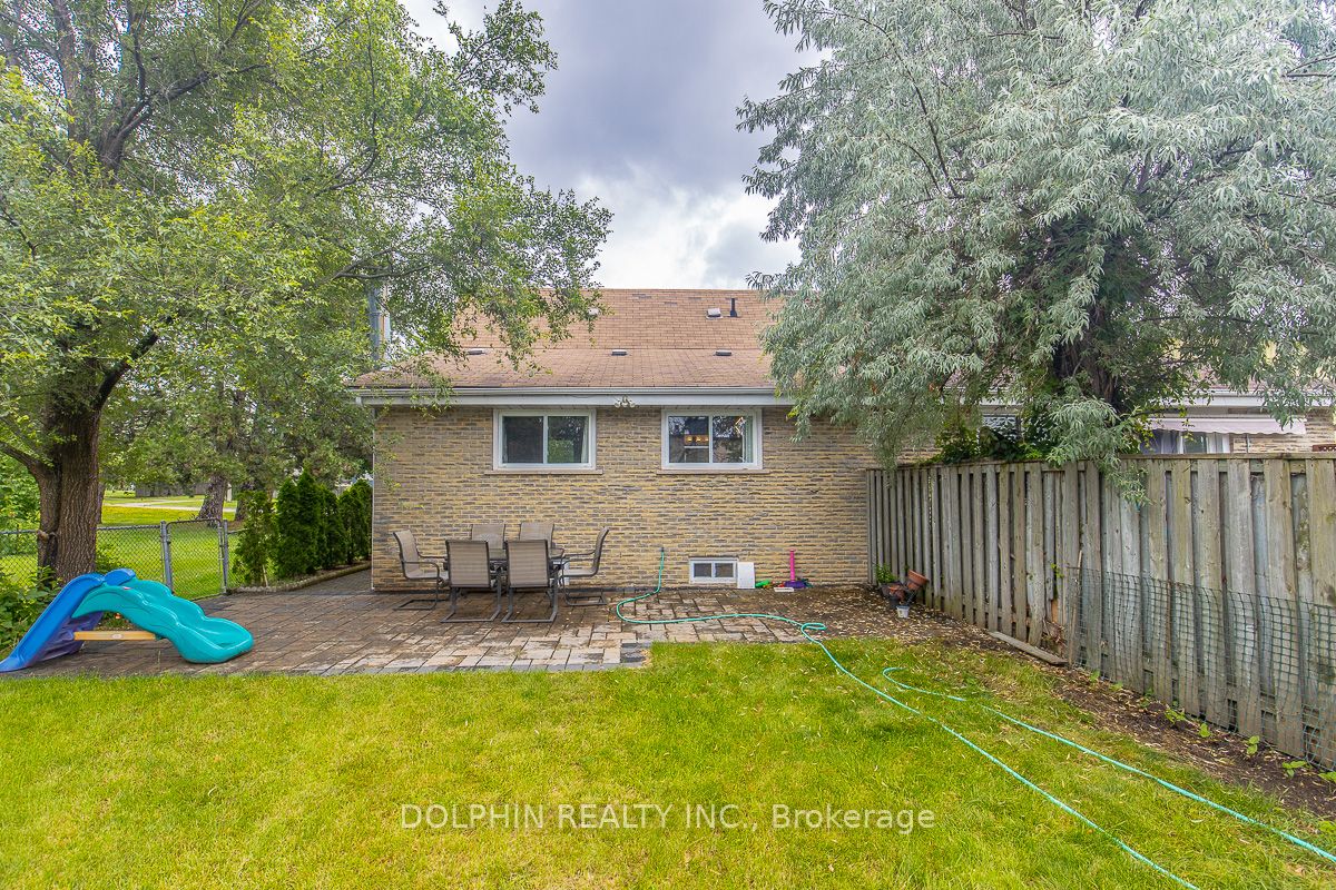 44 Falconer Dr