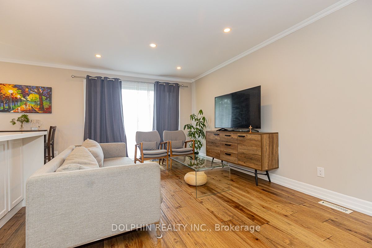 44 Falconer Dr