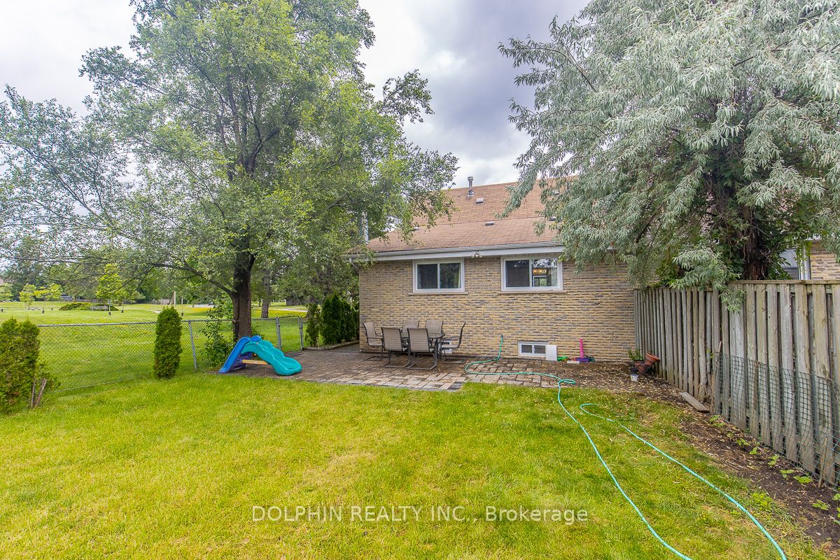 44 Falconer Dr